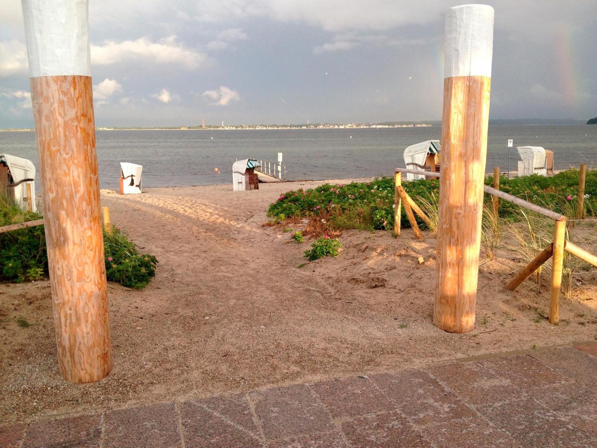 Strande, Fast Am Strand Екстериор снимка